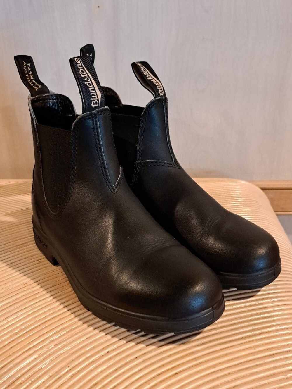 Blundstone Men’s Originals #510 Black Chelsea Boots. Mens 5.5 Womens 7.5